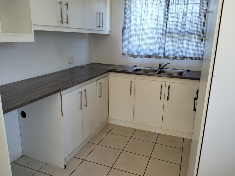 To Let 3 Bedroom Property for Rent in Kruisfontein Eastern Cape
